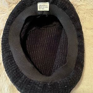 Women’s vintage black knit acrylic beanie